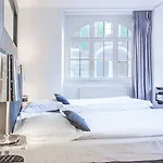 Tralala Hotel 3*