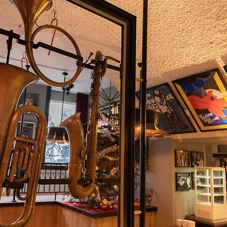 트랄라라 호텔 3*