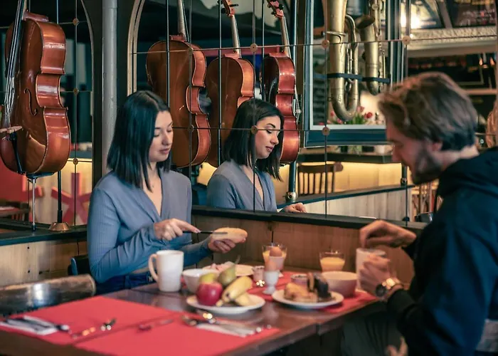 Отель Tralala Монтрё